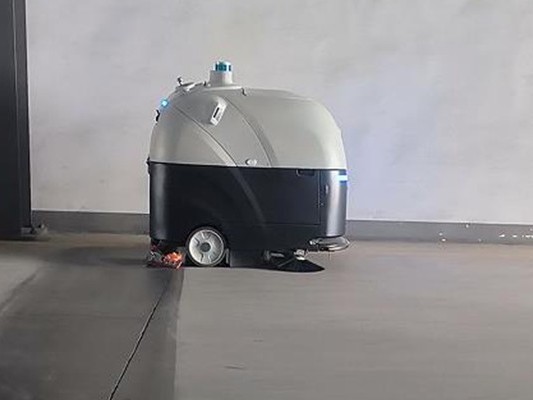 驚爆！坦力工廠自動(dòng)掃地機(jī)器人，怎樣讓 6 千平汽車(chē)車(chē)間一塵不染？